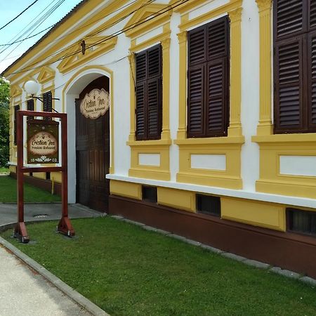 Cristian Inn Ngoại thất bức ảnh