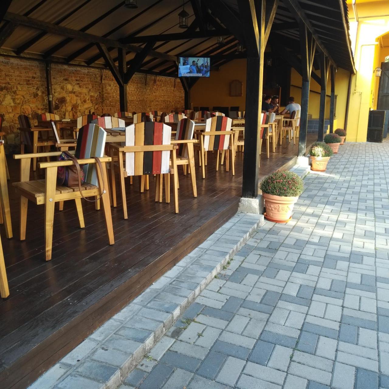 Cristian Inn Ngoại thất bức ảnh