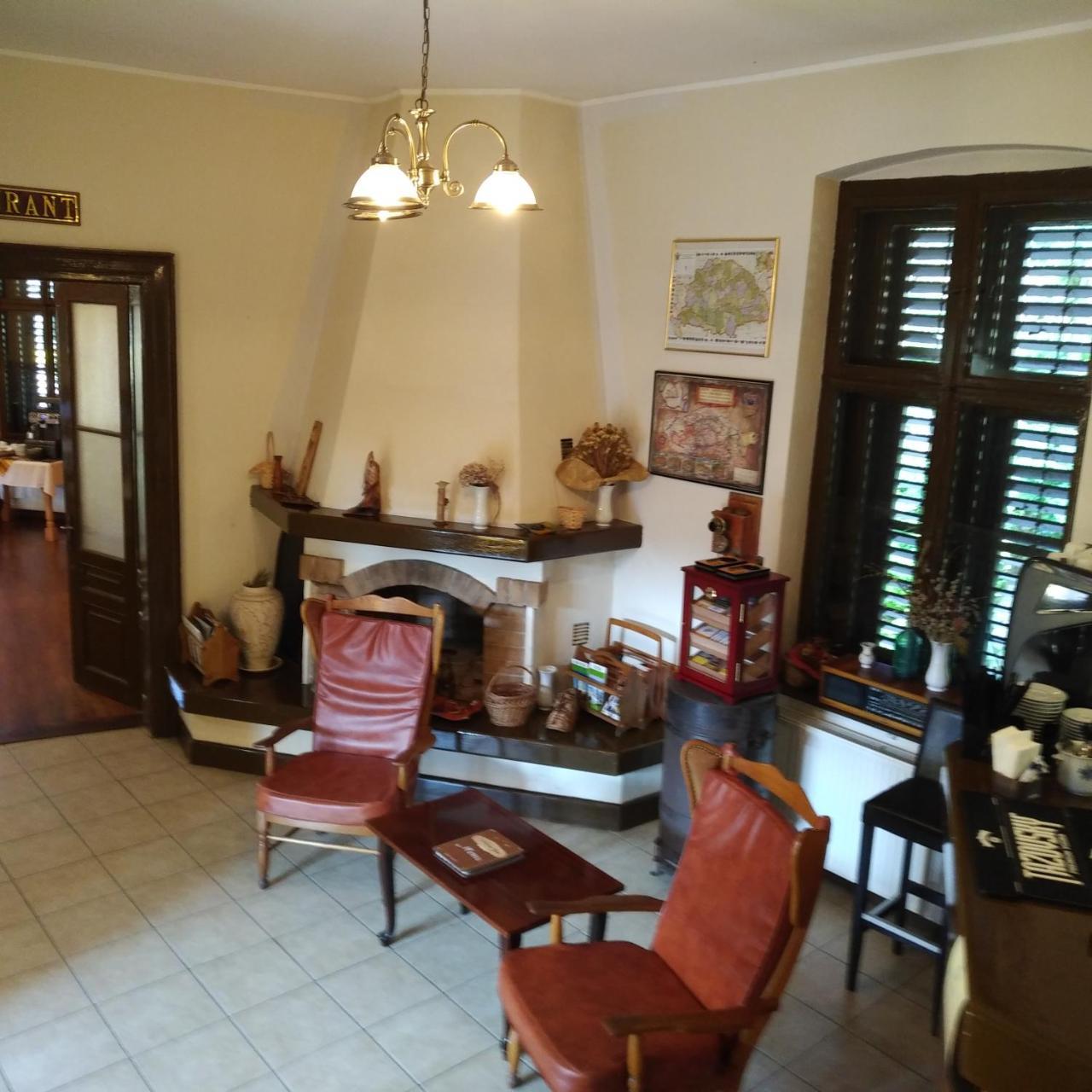 Cristian Inn Ngoại thất bức ảnh