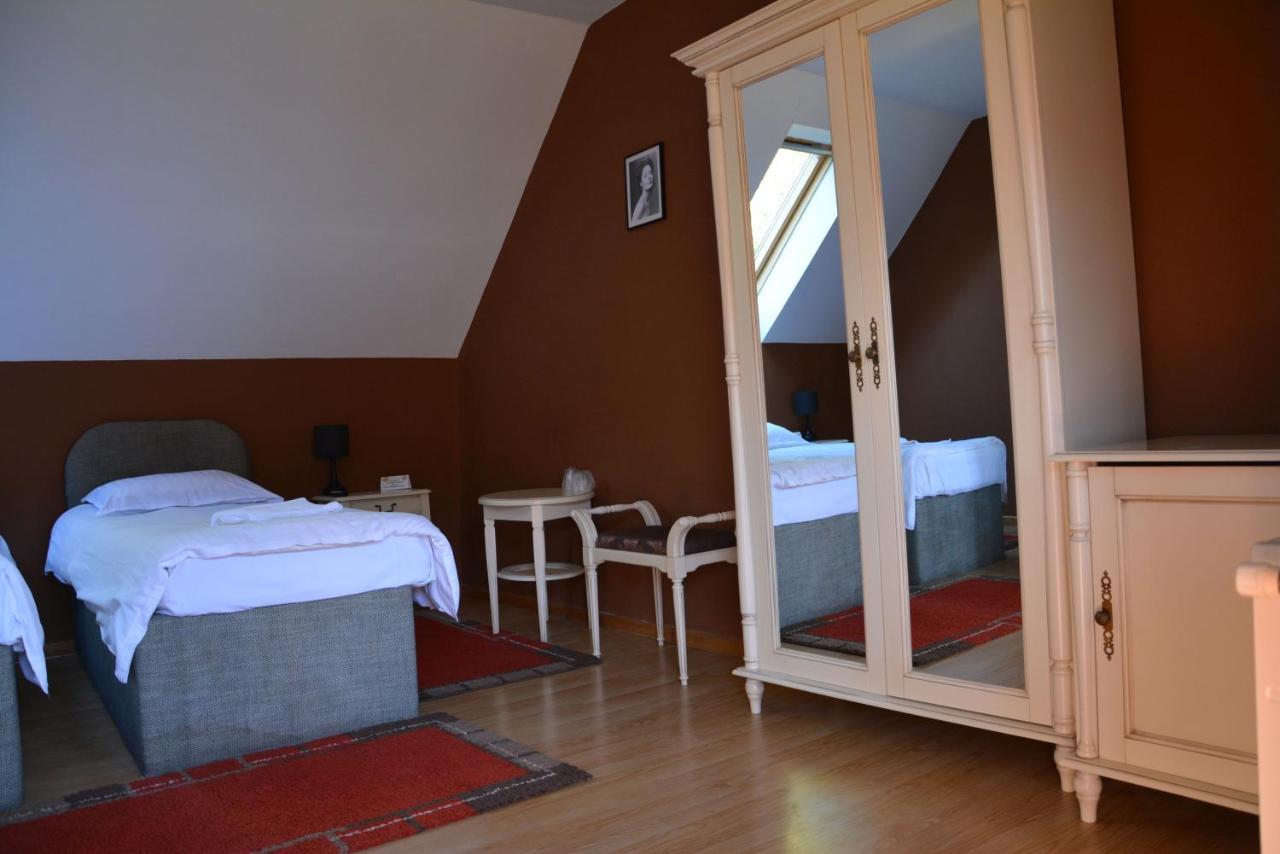 Cristian Inn Ngoại thất bức ảnh