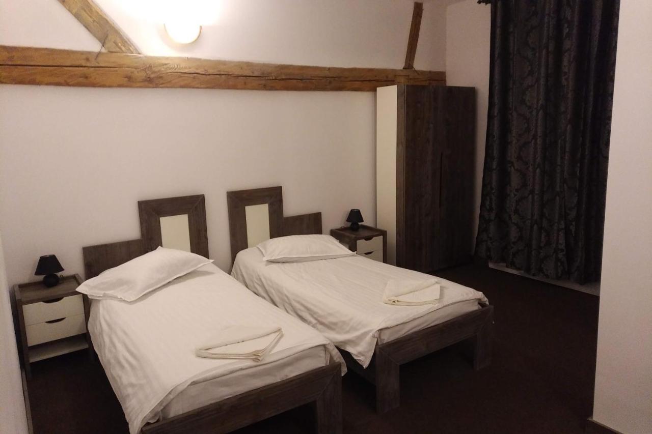Cristian Inn Ngoại thất bức ảnh